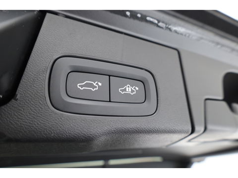 Volvo XC60 2.0 T6 Plug-in hybrid AWD Plus Bright | Long Range |Leer | Pano-dak | 360 camera | Trekhaak elek. | Stoel +  stuurverw. |