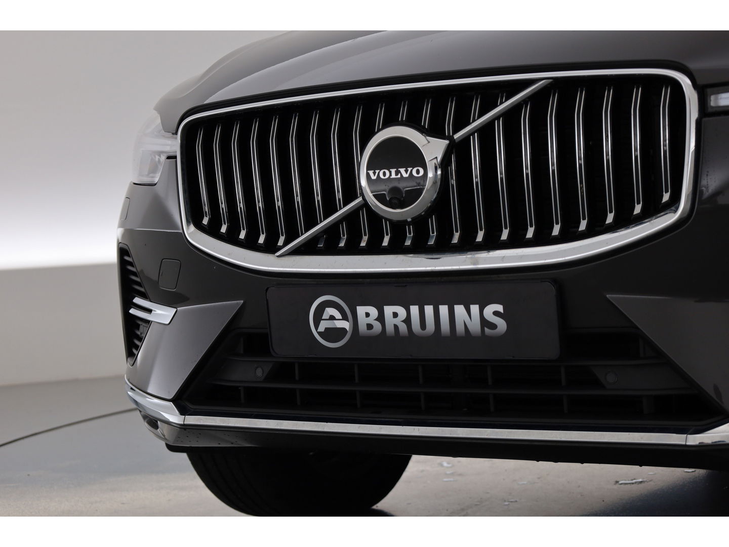 Volvo XC60 2.0 T6 Plug-in hybrid AWD Plus Bright | Long Range |Leer | Pano-dak | 360 camera | Trekhaak elek. | Stoel +  stuurverw. |