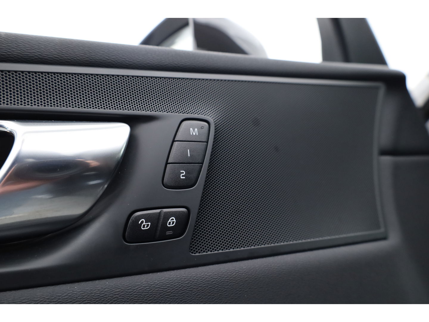 Volvo XC60 2.0 T6 Plug-in hybrid AWD Plus Bright | Long Range |Leer | Pano-dak | 360 camera | Trekhaak elek. | Stoel +  stuurverw. |