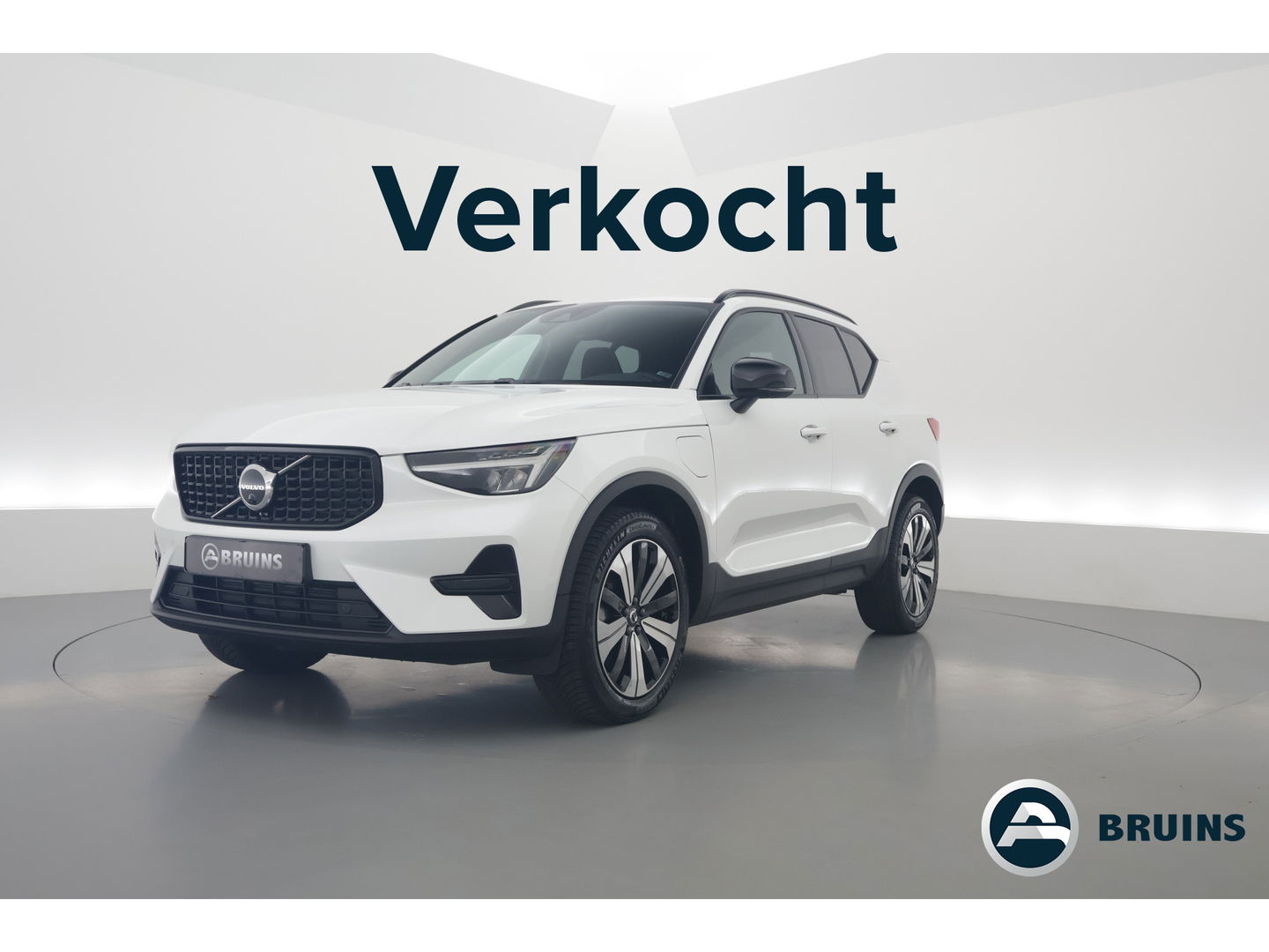 Volvo XC40 1.5 T4 Plug-in hybrid Plus Dark | 360 camera | H&K Audio | Elek. Stoelen |  Adap. cruise | Blis |