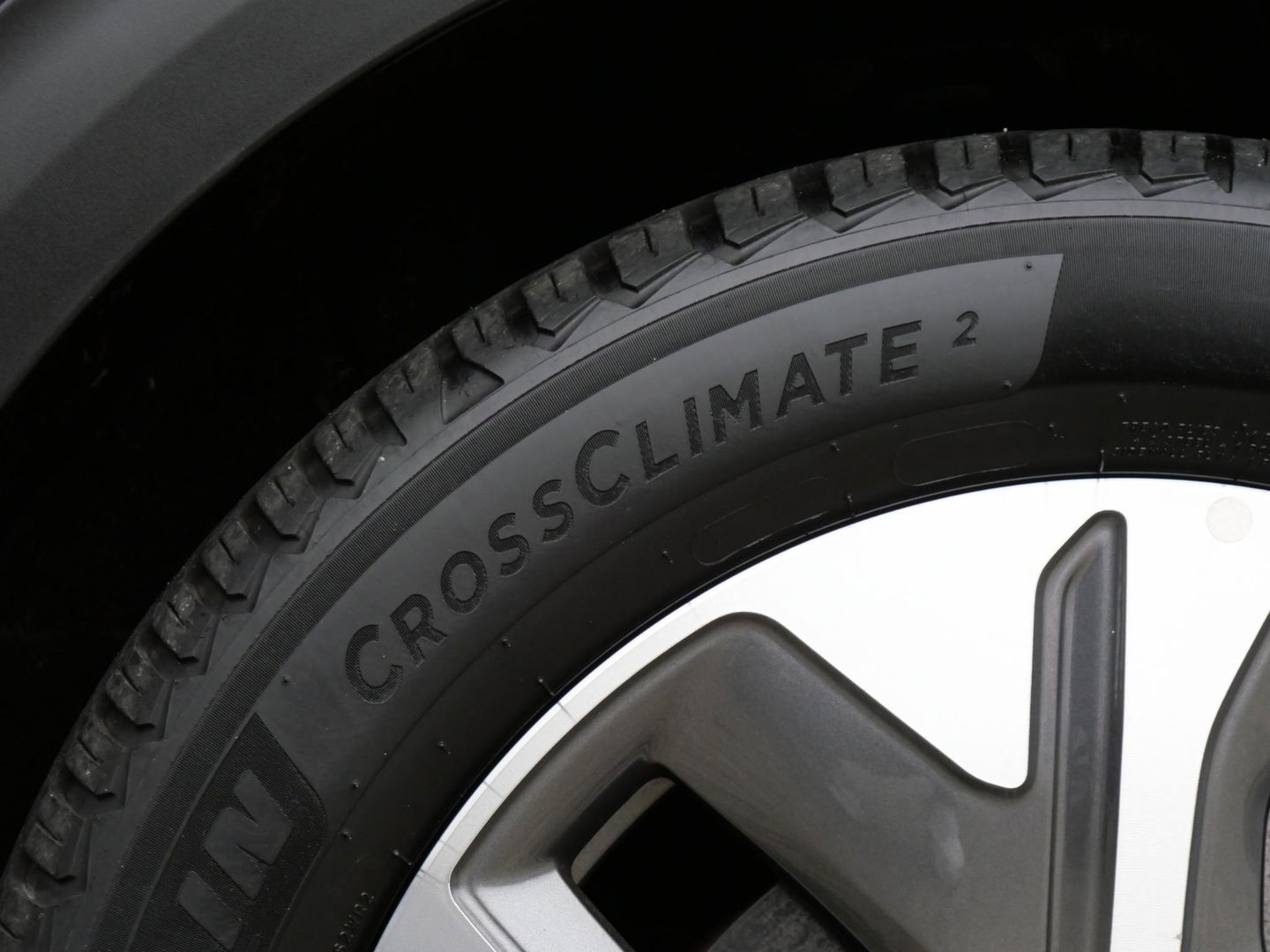 Kia e-Niro 64kWh/ 3-FASE/ SOH 100%/ DYNAMICPLUSLINE/ SCHUIFDAK