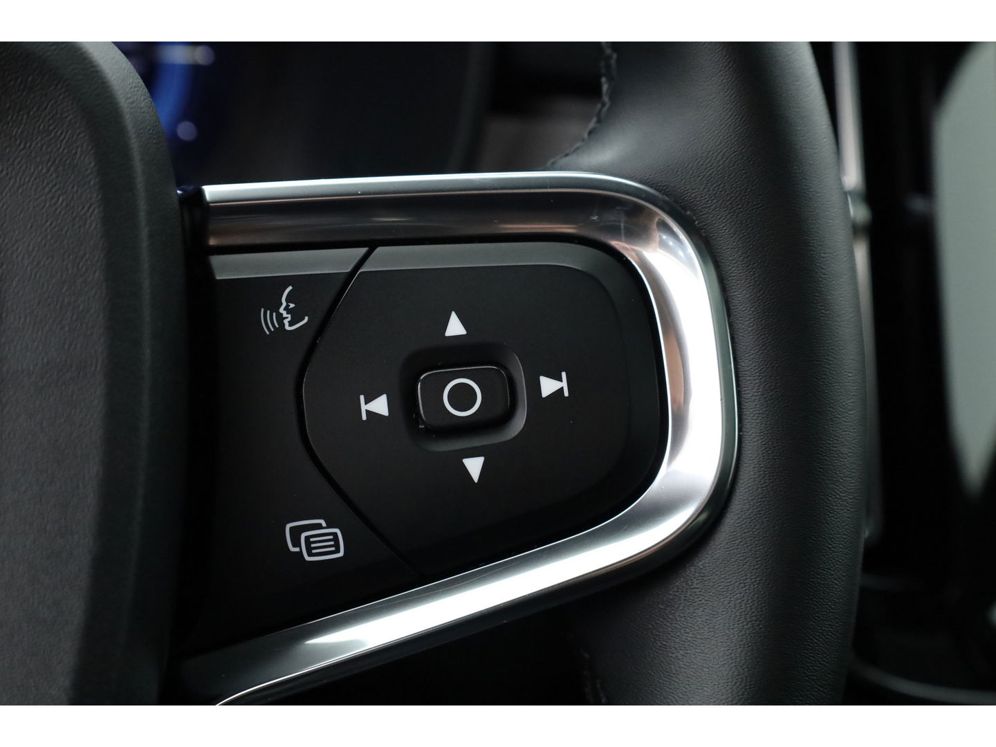 Volvo C40 Recharge Twin Ultimate 78 kWh |408 PK | Pano | 360 camera | H&K Audio | Elek. stoelen | Warmtepomp