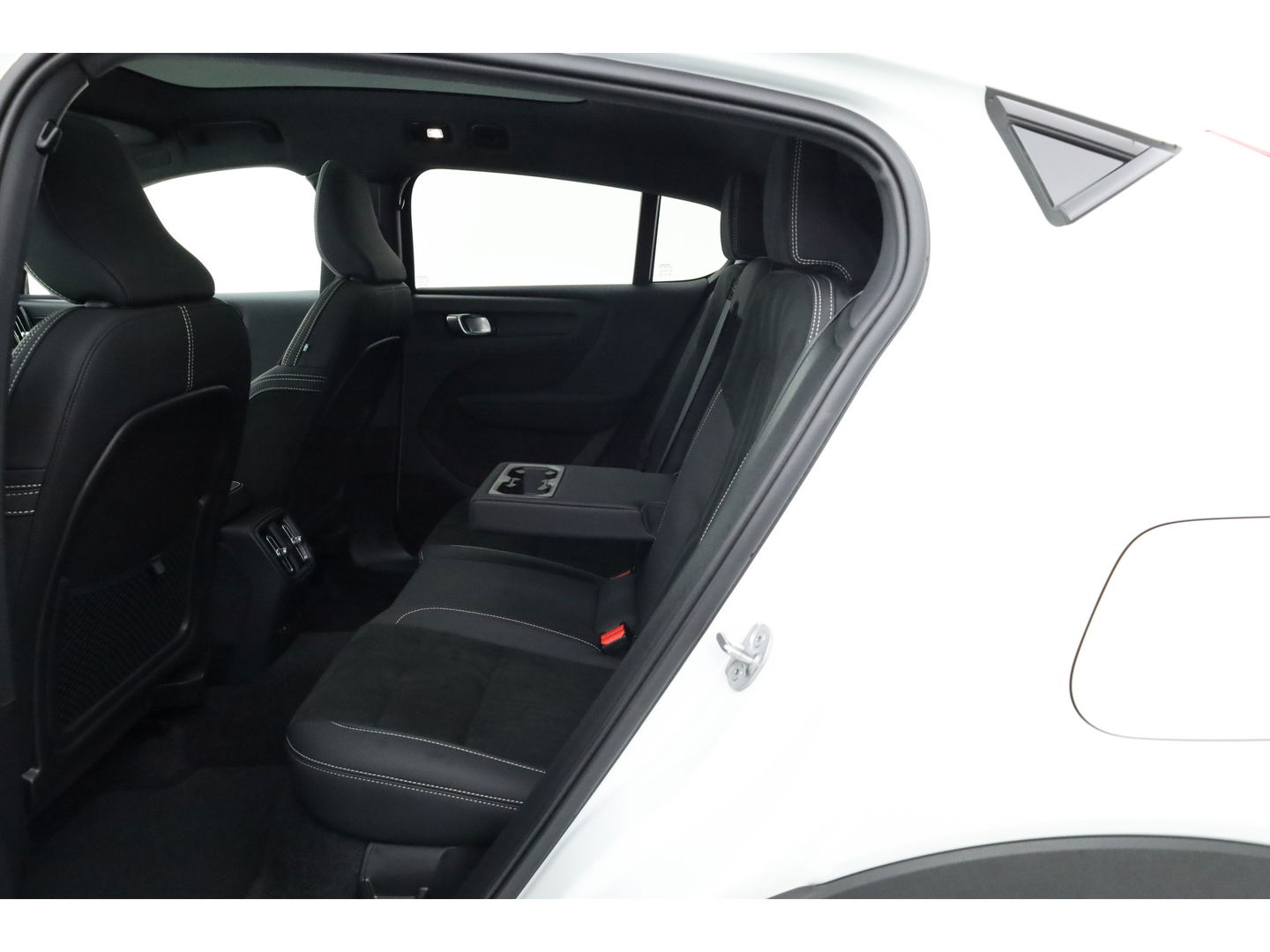 Volvo C40 Recharge Twin Ultimate 78 kWh |408 PK | Pano | 360 camera | H&K Audio | Elek. stoelen | Warmtepomp
