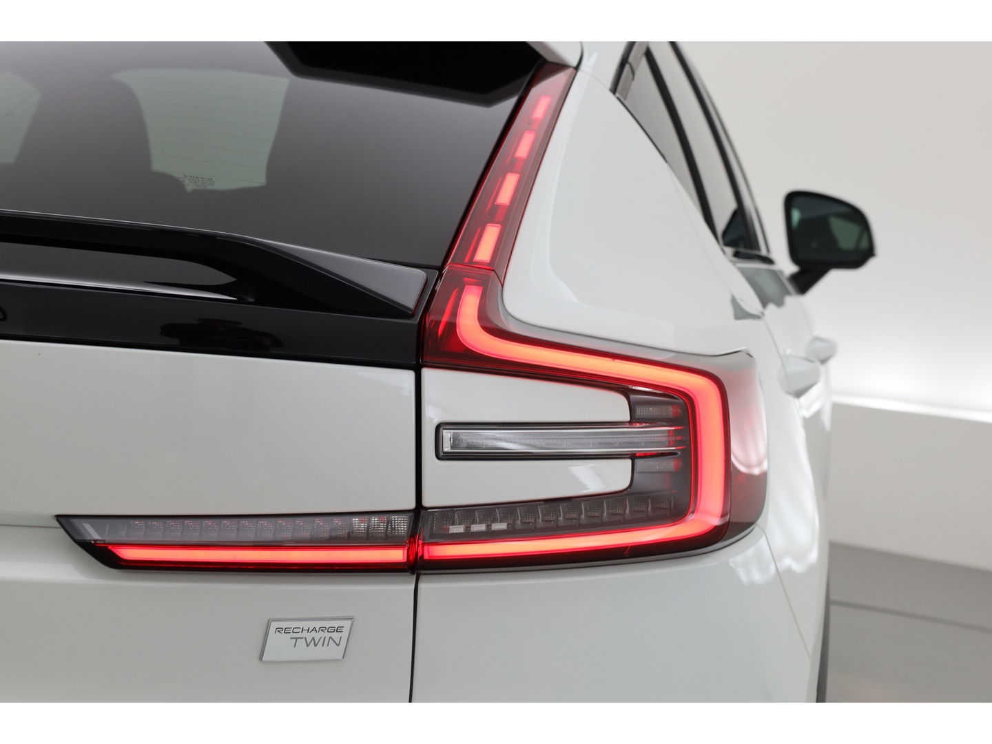 Volvo C40 Recharge Twin Ultimate 78 kWh |408 PK | Pano | 360 camera | H&K Audio | Elek. stoelen | Warmtepomp