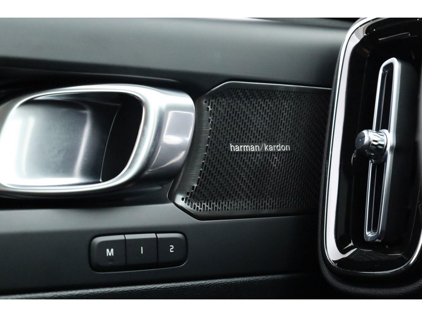 Volvo C40 Recharge Twin Ultimate 78 kWh |408 PK | Pano | 360 camera | H&K Audio | Elek. stoelen | Warmtepomp