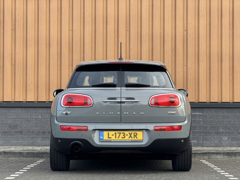 MINI Clubman 1.5 One Pepper Serious Business | Stoelverwarming | Keyless Go / Keyless Entry | Airconditioning | 17" Lichtmetaal | Parkeersensoren | Bluetooth | Isofix | Elektrische Ramen |