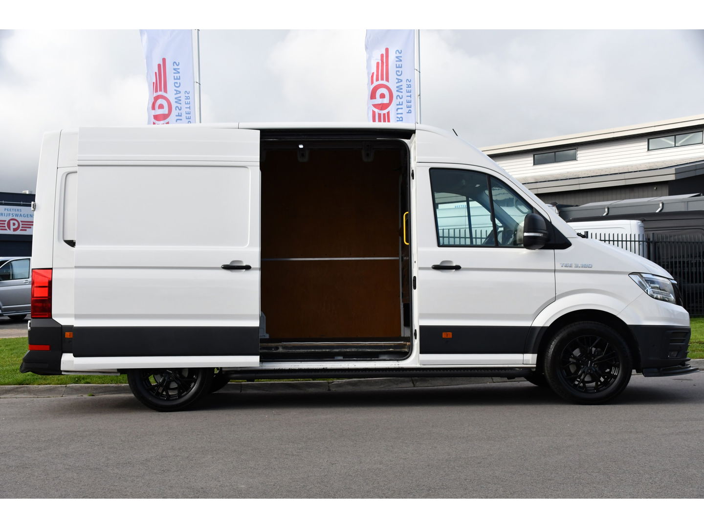 MAN TGE 35 2.0 L3H3 PB Edition Full Options! Adaptieve Cruise, LED, Carplay, 177pk, Automaat, Multimedia, Stoelverwarming, Uniek!