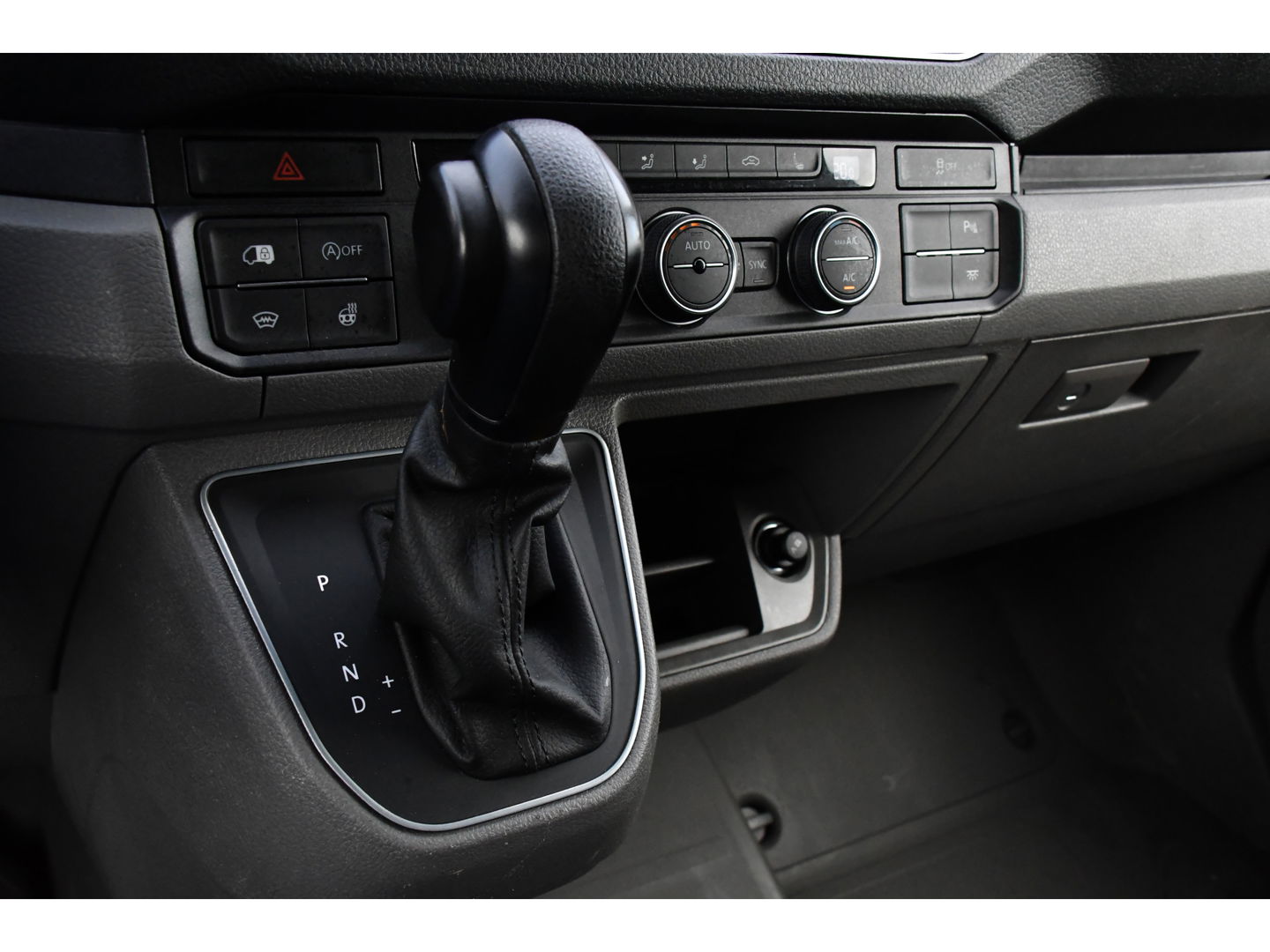 MAN TGE 35 2.0 L3H3 PB Edition Full Options! Adaptieve Cruise, LED, Carplay, 177pk, Automaat, Multimedia, Stoelverwarming, Uniek!