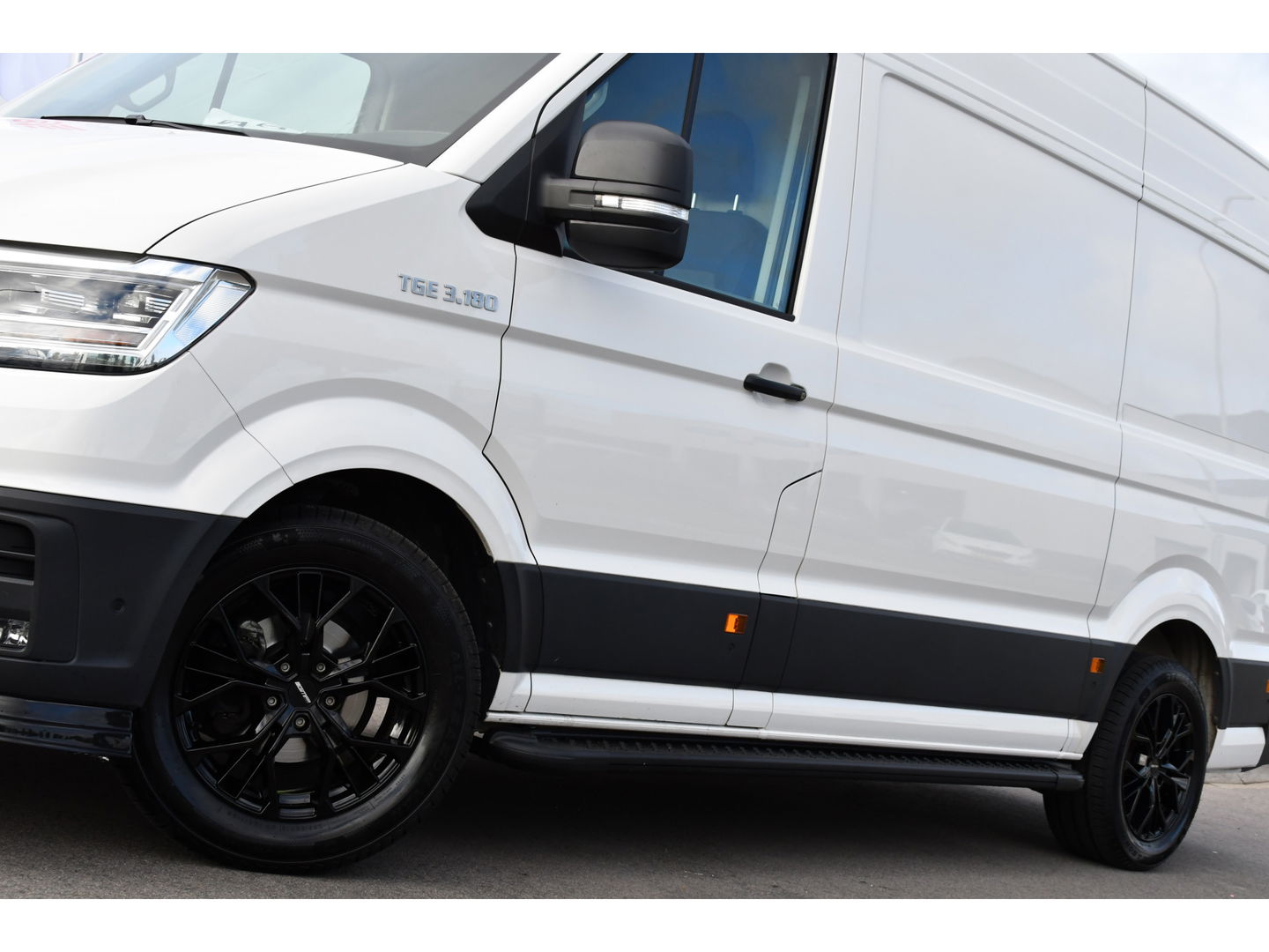 MAN TGE 35 2.0 L3H3 PB Edition Full Options! Adaptieve Cruise, LED, Carplay, 177pk, Automaat, Multimedia, Stoelverwarming, Uniek!