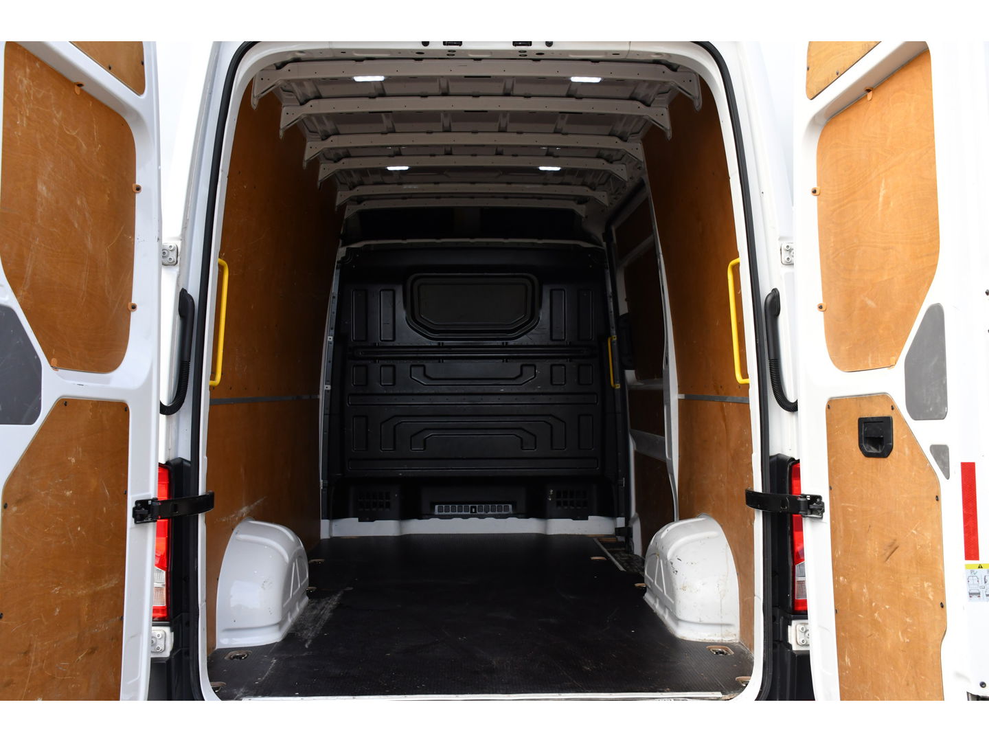 MAN TGE 35 2.0 L3H3 PB Edition Full Options! Adaptieve Cruise, LED, Carplay, 177pk, Automaat, Multimedia, Stoelverwarming, Uniek!