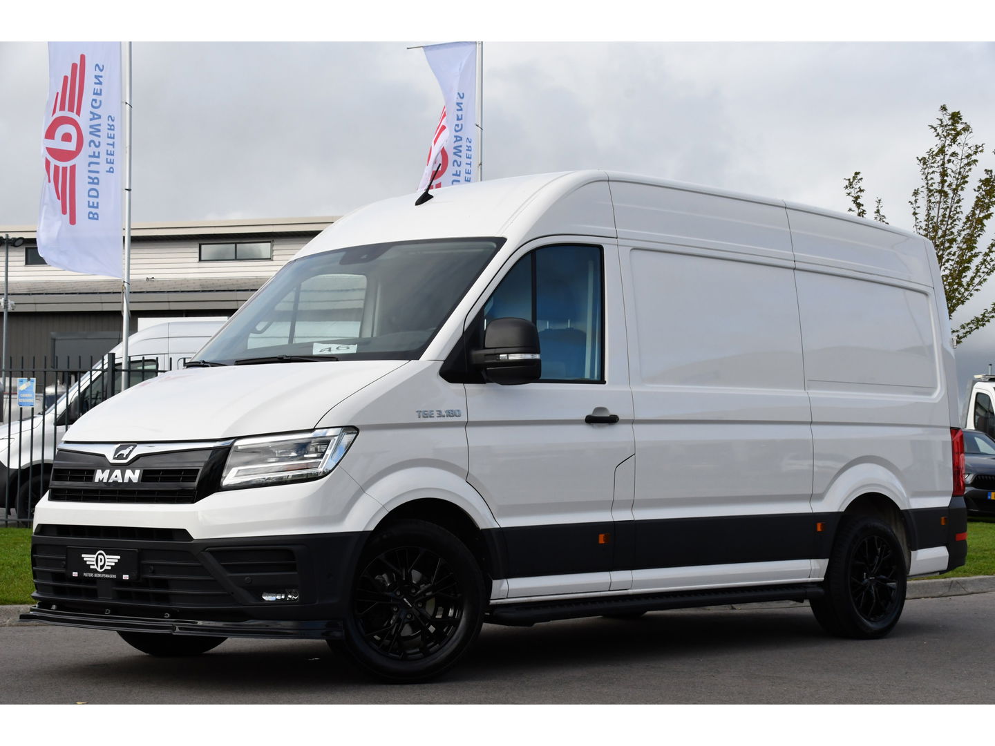 MAN TGE 35 2.0 L3H3 PB Edition Full Options! Adaptieve Cruise, LED, Carplay, 177pk, Automaat, Multimedia, Stoelverwarming, Uniek!