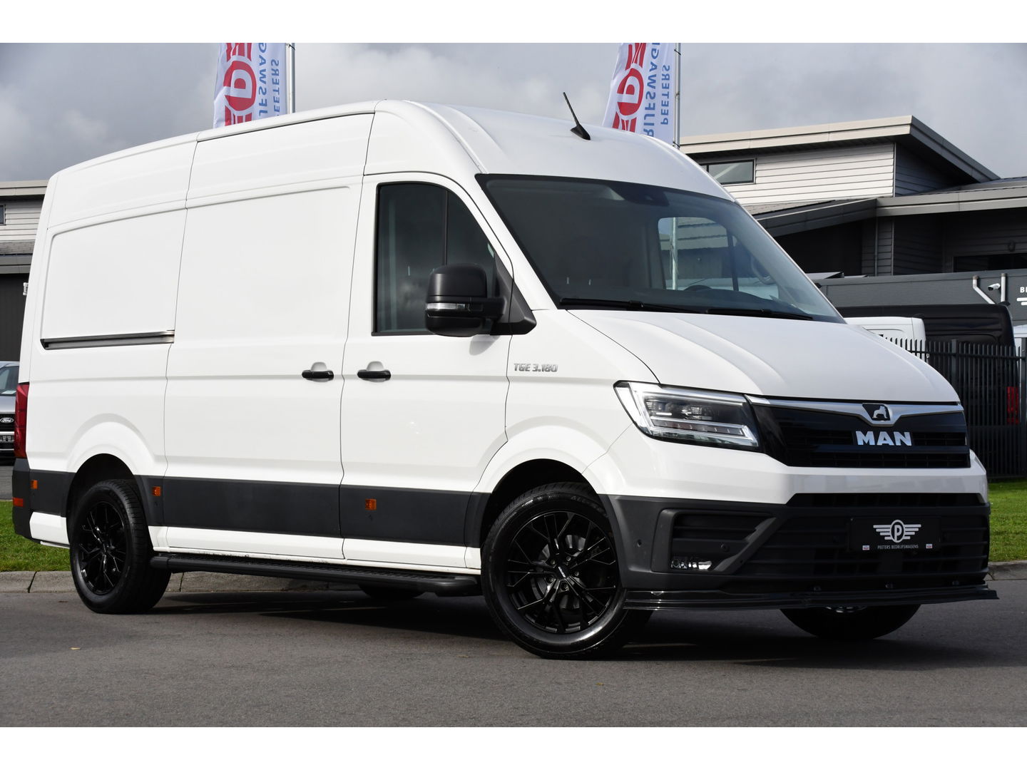 MAN TGE 35 2.0 L3H3 PB Edition Full Options! Adaptieve Cruise, LED, Carplay, 177pk, Automaat, Multimedia, Stoelverwarming, Uniek!