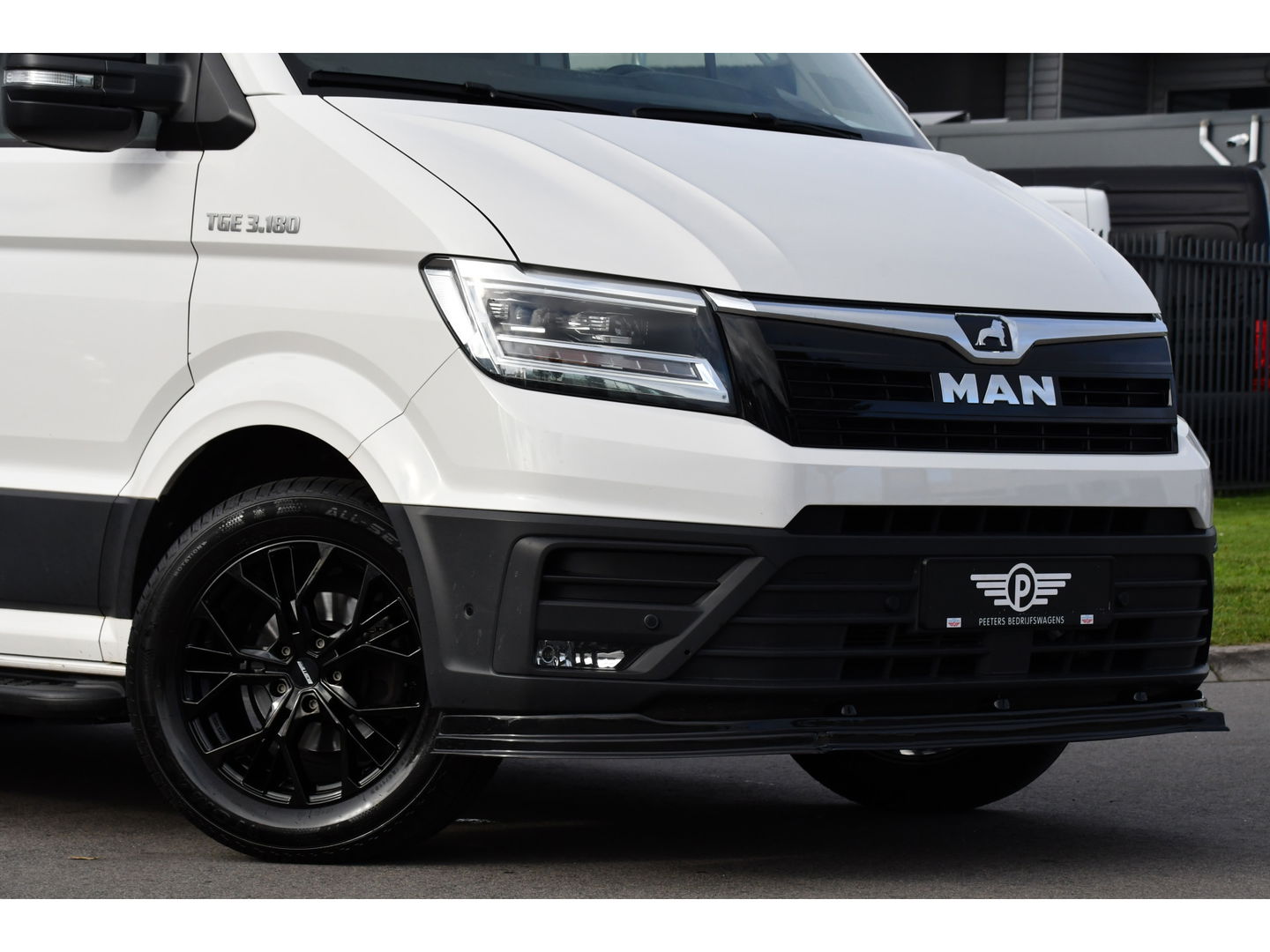 MAN TGE 35 2.0 L3H3 PB Edition Full Options! Adaptieve Cruise, LED, Carplay, 177pk, Automaat, Multimedia, Stoelverwarming, Uniek!