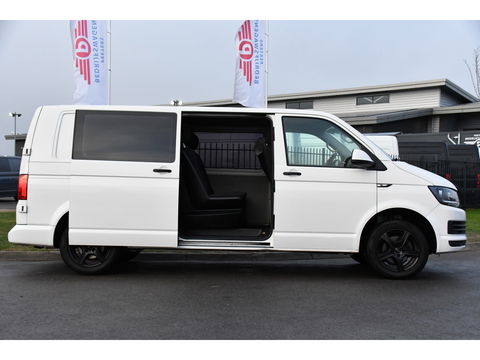 Volkswagen Transporter 2.0 TDI L2H1 DC Edition Cruise, Sensoren, Trekhaak, Airco, 85pk, Radio, Direct leverbaar!