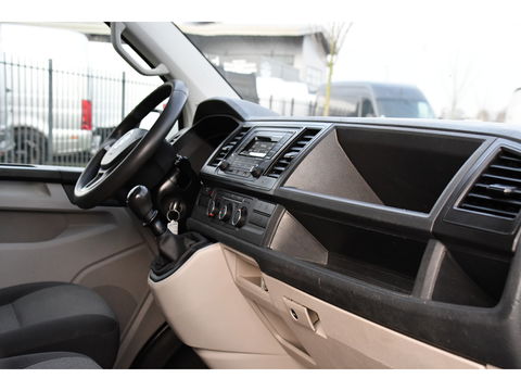 Volkswagen Transporter 2.0 TDI L2H1 DC Edition Cruise, Sensoren, Trekhaak, Airco, 85pk, Radio, Direct leverbaar!