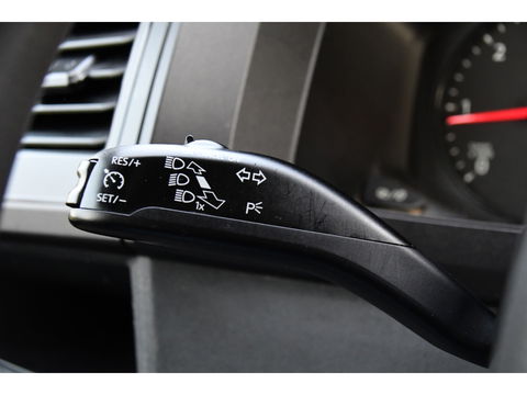 Volkswagen Transporter 2.0 TDI L2H1 DC Edition Cruise, Sensoren, Trekhaak, Airco, 85pk, Radio, Direct leverbaar!