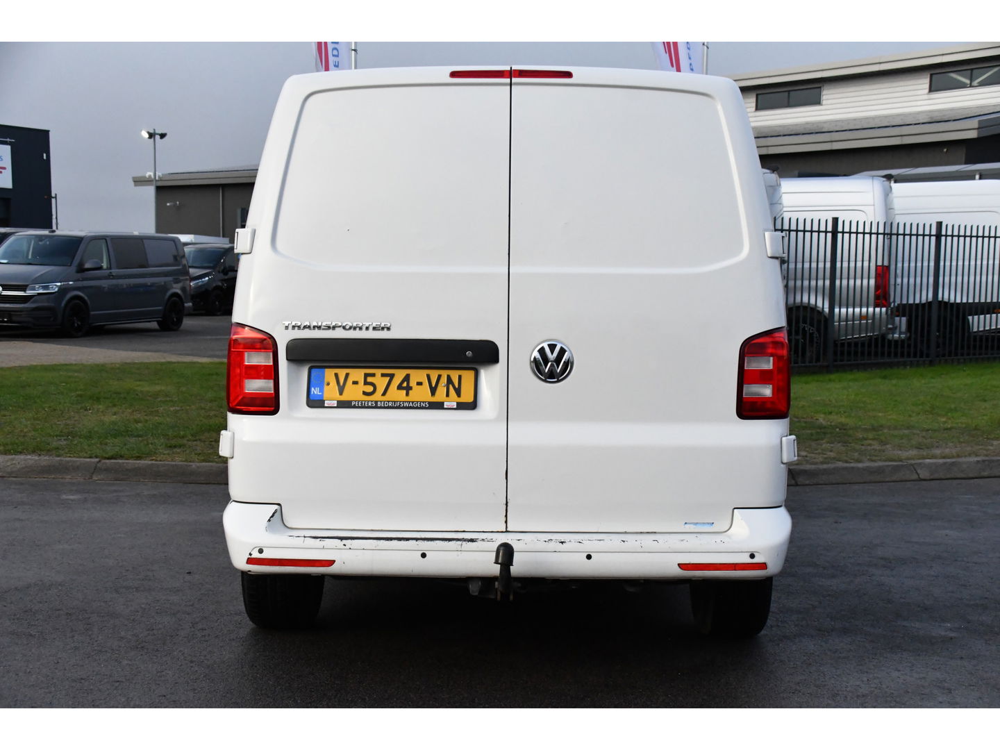 Volkswagen Transporter 2.0 TDI L2H1 DC Edition Cruise, Sensoren, Trekhaak, Airco, 85pk, Radio, Direct leverbaar!