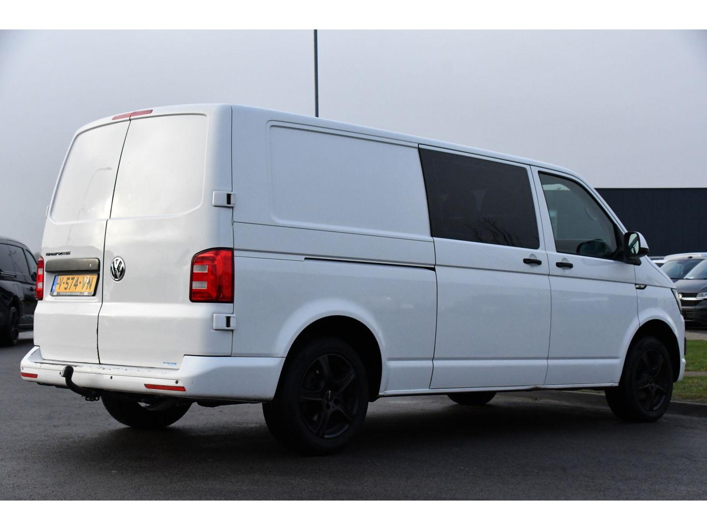 Volkswagen Transporter 2.0 TDI L2H1 DC Edition Cruise, Sensoren, Trekhaak, Airco, 85pk, Radio, Direct leverbaar!