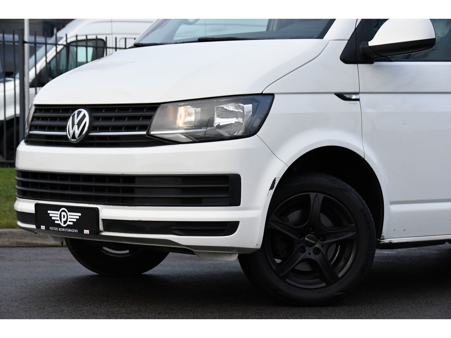 Volkswagen Transporter 2.0 TDI L2H1 DC Edition Cruise, Sensoren, Trekhaak, Airco, 85pk, Radio, Direct leverbaar!