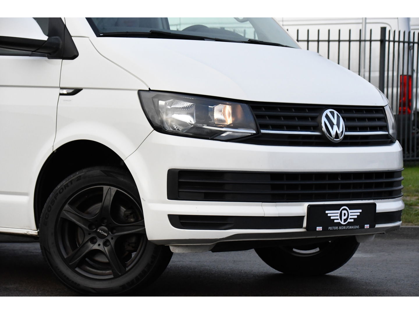 Volkswagen Transporter 2.0 TDI L2H1 DC Edition Cruise, Sensoren, Trekhaak, Airco, 85pk, Radio, Direct leverbaar!