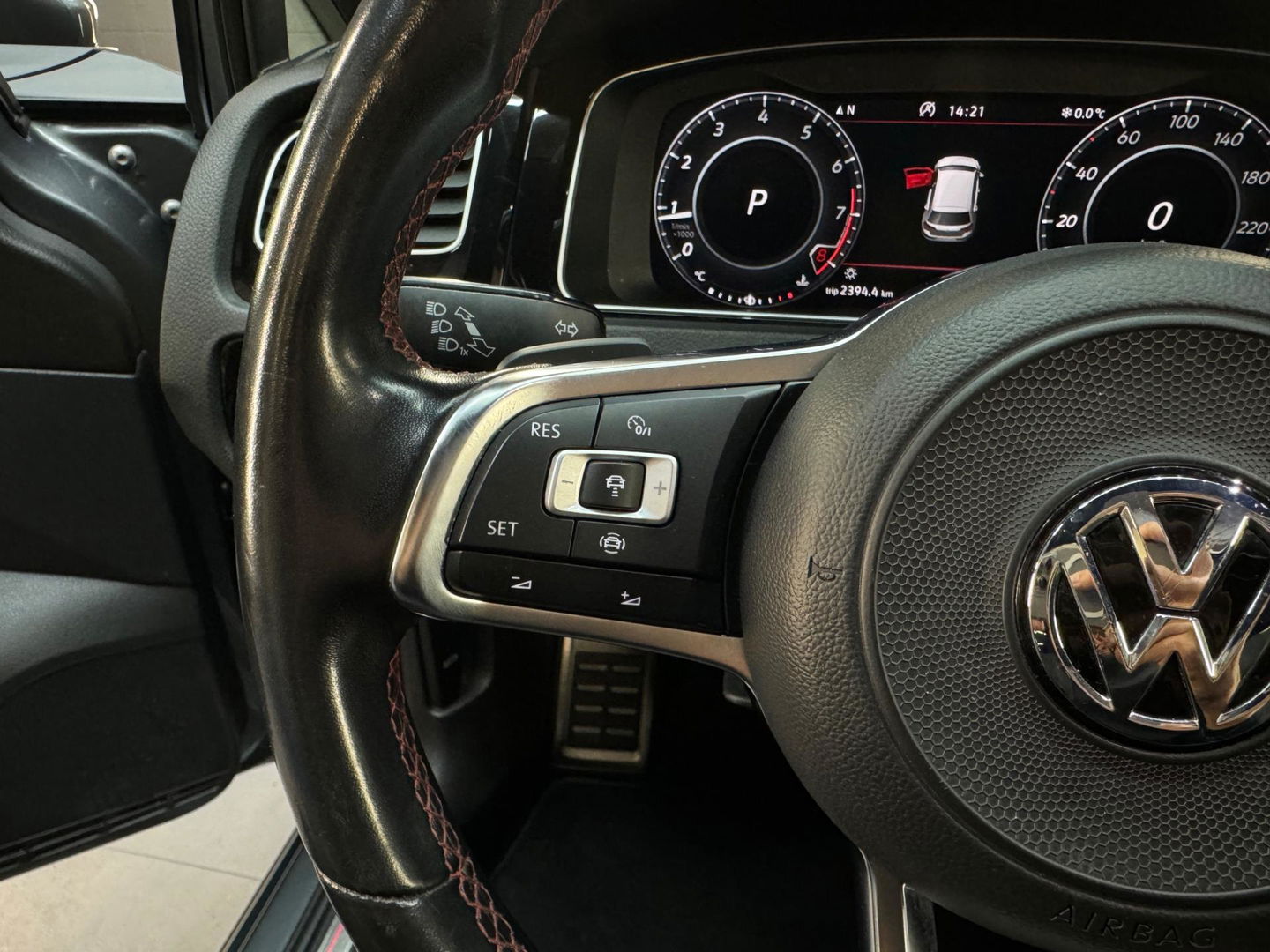 Volkswagen Golf 2.0 TSI GTI Performance Pano|Dynaudio|DCC|Dodehoek|ACC|Lane Assist|Camera|ParkPilot|Standkachel|Sfeer|Stoelver