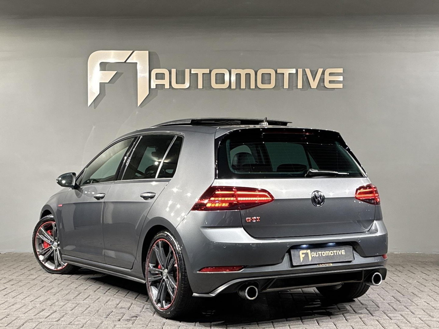 Volkswagen Golf 2.0 TSI GTI Performance Pano|Dynaudio|DCC|Dodehoek|ACC|Lane Assist|Camera|ParkPilot|Standkachel|Sfeer|Stoelver