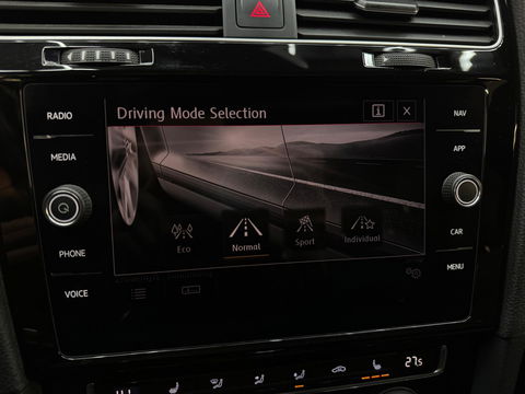 Volkswagen Golf 2.0 TSI GTI Performance Pano|Dynaudio|DCC|Dodehoek|ACC|Lane Assist|Camera|ParkPilot|Standkachel|Sfeer|Stoelver