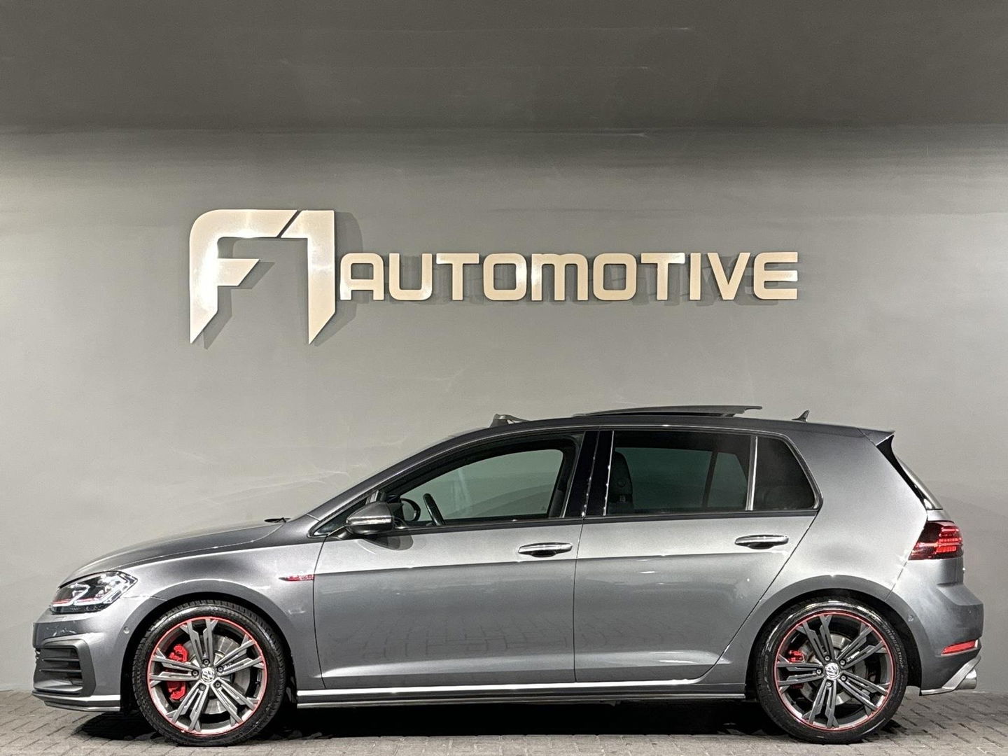 Volkswagen Golf 2.0 TSI GTI Performance Pano|Dynaudio|DCC|Dodehoek|ACC|Lane Assist|Camera|ParkPilot|Standkachel|Sfeer|Stoelver