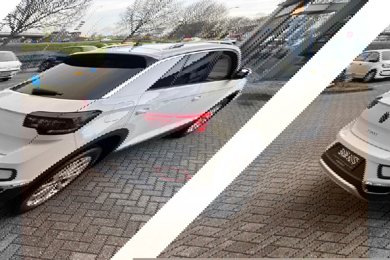 Volkswagen T-Roc 1.0 TSI LIFE EDITION AIRCO LMV PDC CARPLAY STOELVW ALCANTARA