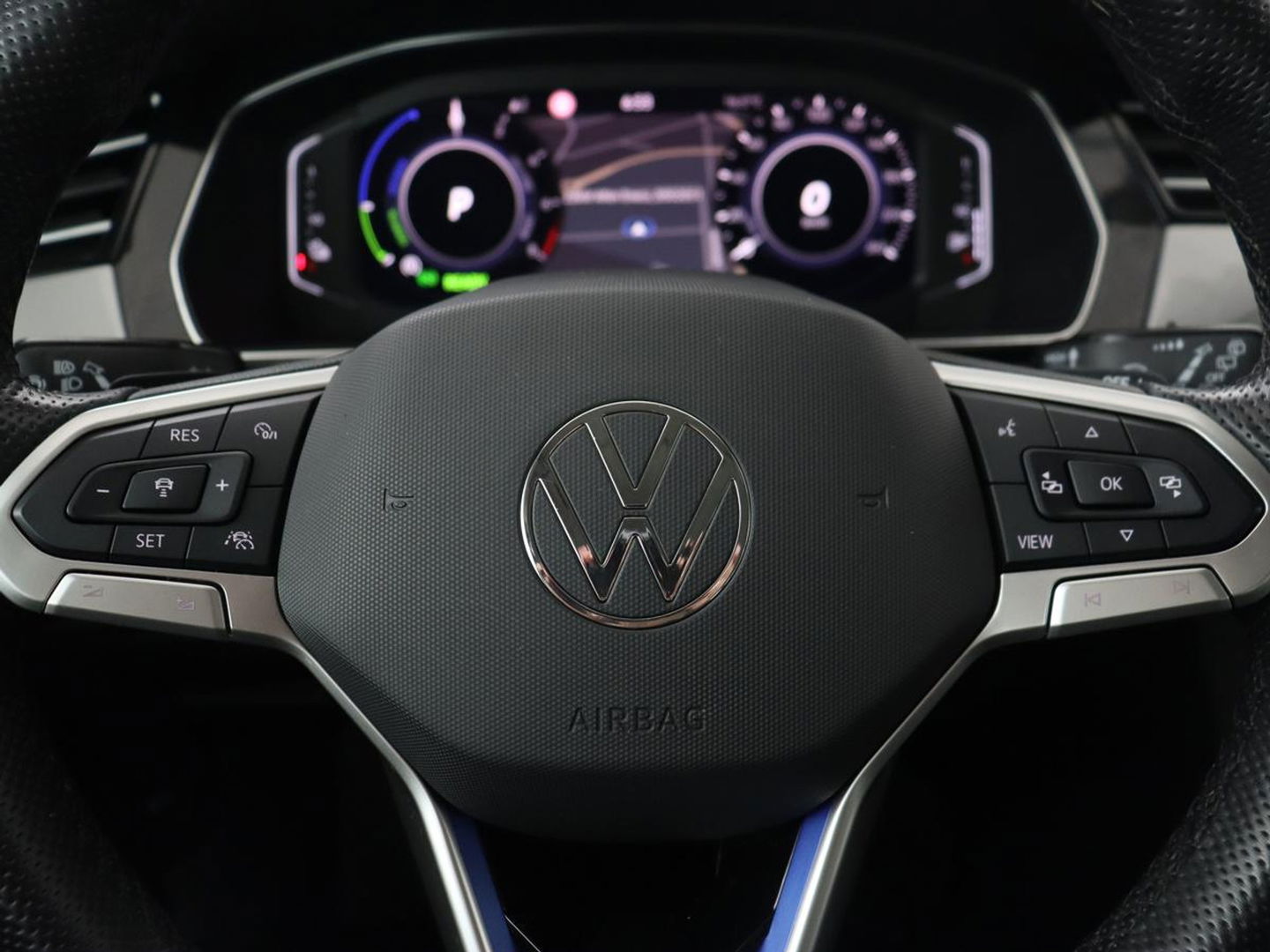 Volkswagen Passat 1.4 TSI PHEV GTE | Stoelverwarming | Virtual Cockpit | Massage | Memory | Carplay | Camera | Matrix LED | Navigatie | Parkeerhulp | Adaptive cruise | Plug In