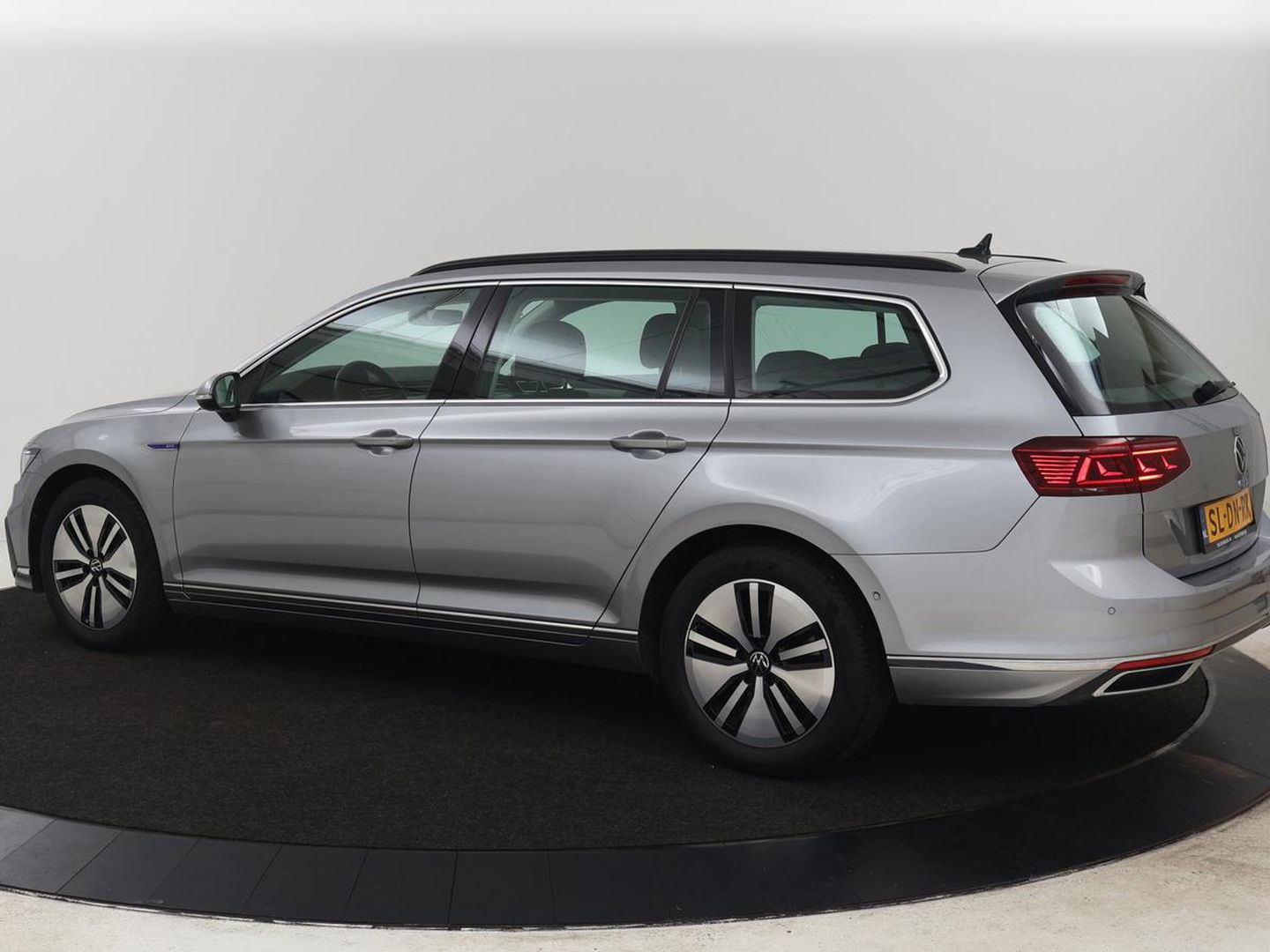 Volkswagen Passat 1.4 TSI PHEV GTE | Stoelverwarming | Virtual Cockpit | Massage | Memory | Carplay | Camera | Matrix LED | Navigatie | Parkeerhulp | Adaptive cruise | Plug In