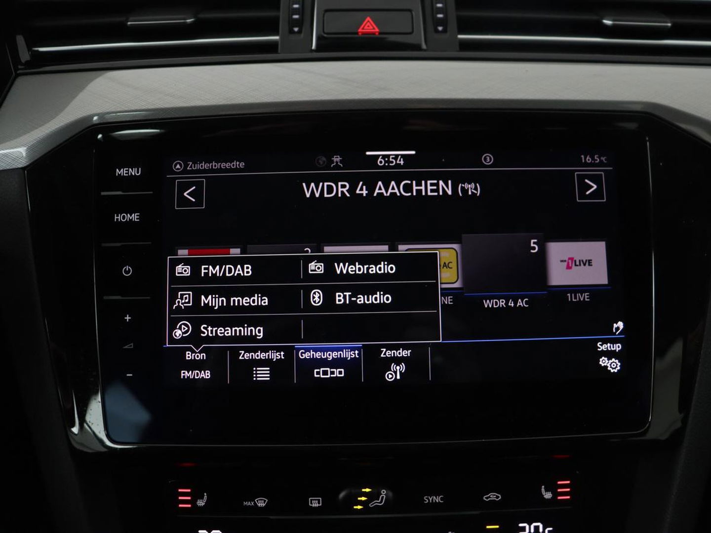 Volkswagen Passat 1.4 TSI PHEV GTE | Stoelverwarming | Virtual Cockpit | Massage | Memory | Carplay | Camera | Matrix LED | Navigatie | Parkeerhulp | Adaptive cruise | Plug In