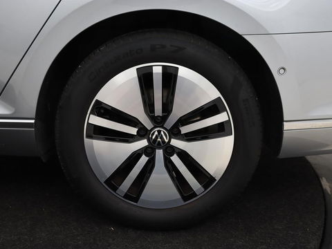 Volkswagen Passat 1.4 TSI PHEV GTE | Stoelverwarming | Virtual Cockpit | Massage | Memory | Carplay | Camera | Matrix LED | Navigatie | Parkeerhulp | Adaptive cruise | Plug In