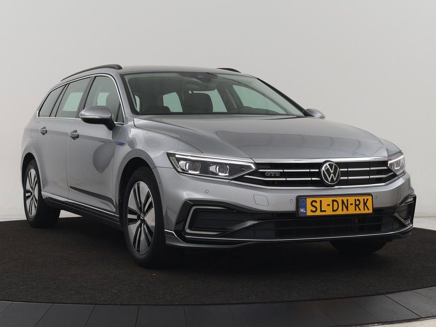 Volkswagen Passat 1.4 TSI PHEV GTE | Stoelverwarming | Virtual Cockpit | Massage | Memory | Carplay | Camera | Matrix LED | Navigatie | Parkeerhulp | Adaptive cruise | Plug In