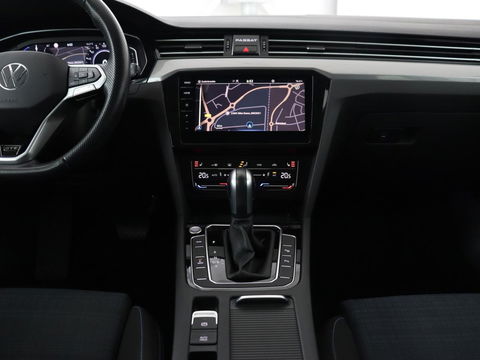 Volkswagen Passat 1.4 TSI PHEV GTE | Stoelverwarming | Virtual Cockpit | Massage | Memory | Carplay | Camera | Matrix LED | Navigatie | Parkeerhulp | Adaptive cruise | Plug In