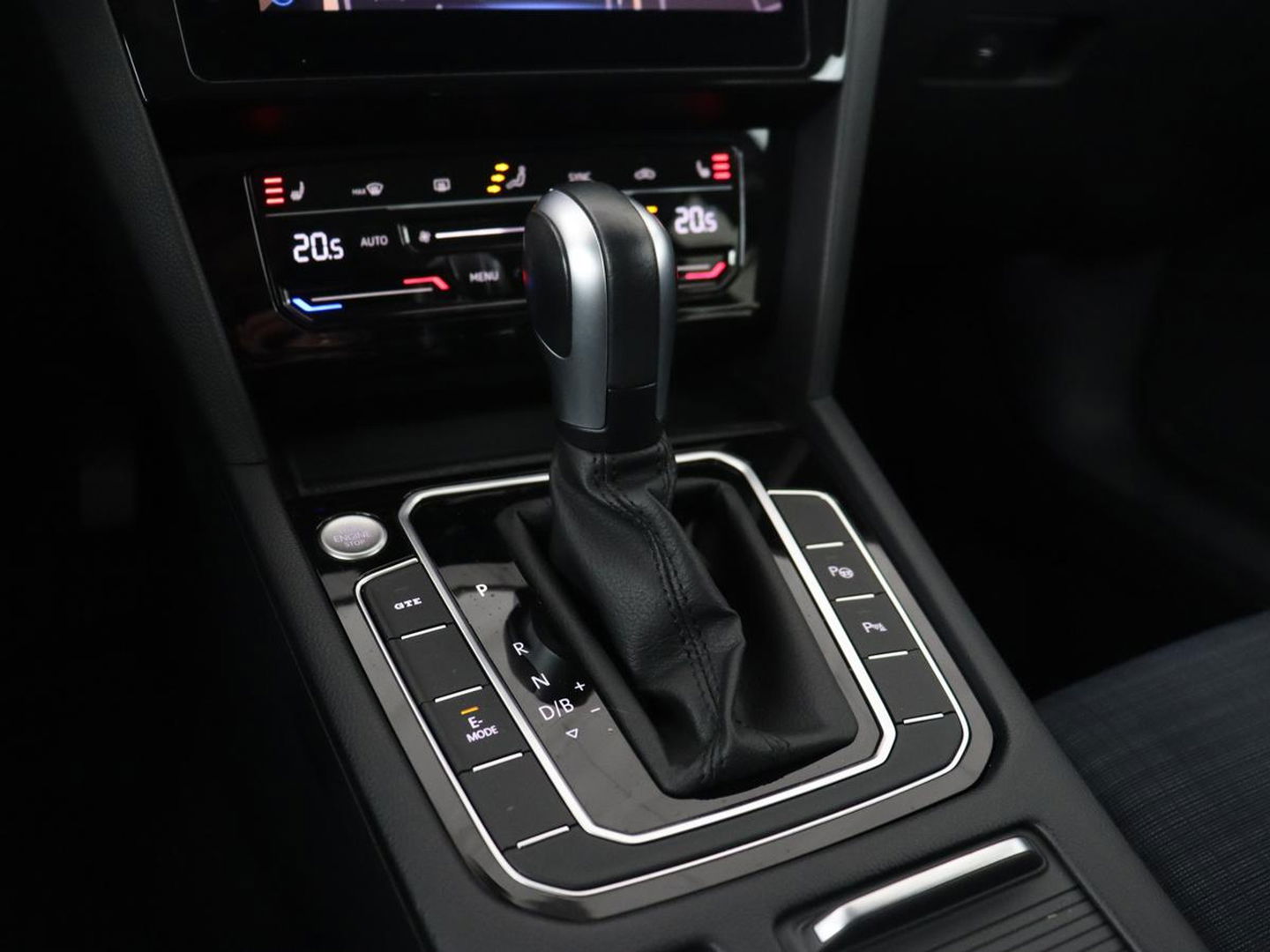 Volkswagen Passat 1.4 TSI PHEV GTE | Stoelverwarming | Virtual Cockpit | Massage | Memory | Carplay | Camera | Matrix LED | Navigatie | Parkeerhulp | Adaptive cruise | Plug In