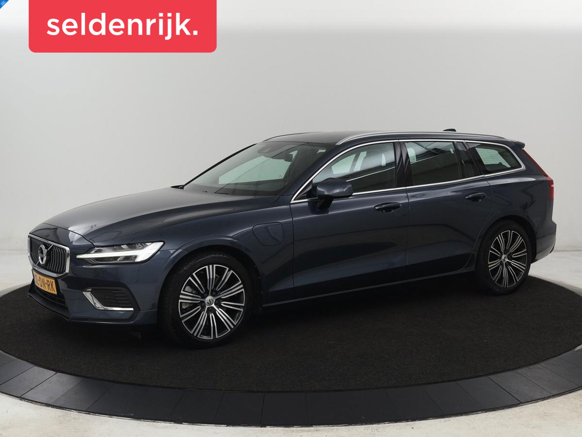 Volvo V60 2.0 T6 Recharge AWD Inscription
