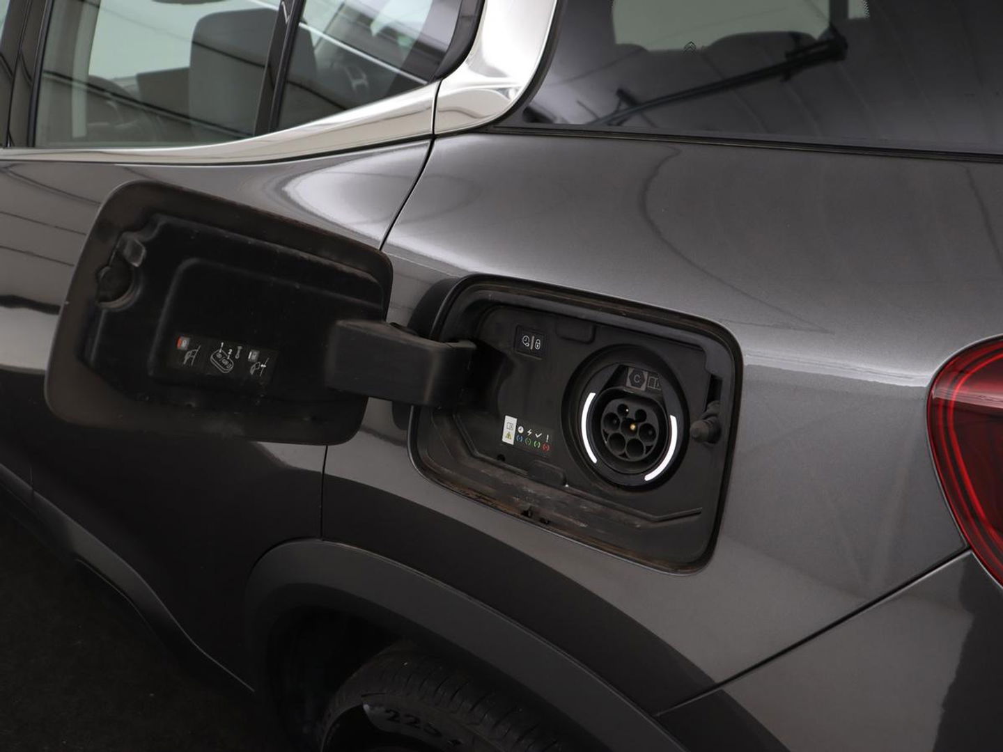 Citroën C5 Aircross 1.6 Plug-in Hybrid 225 Feel | Camera | Carplay | Half leder | Navigatie | Digital Cockpit | Bluetooth | Parkeerhulp | PHEV | Plug In