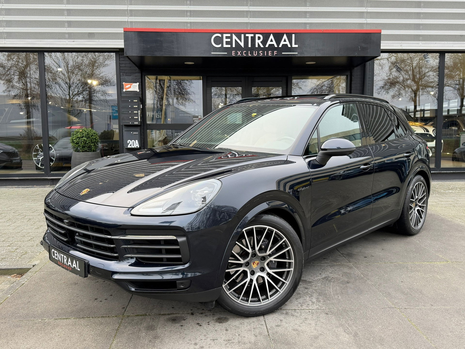 Porsche Cayenne 3.0 E-Hybrid Platinum Edition|Pano|Sportchrono|Bose|Sport design|Memory|Luchtvering|360Camera|Leder|NL-Auto