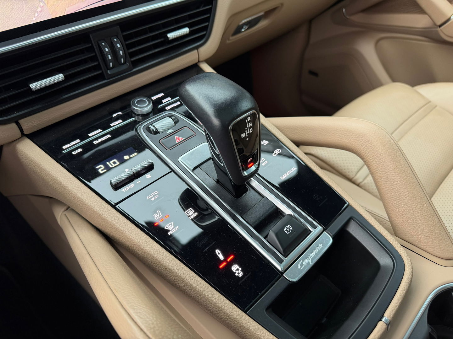 Porsche Cayenne 3.0 E-Hybrid Platinum Edition|Pano|Sportchrono|Bose|Sport design|Memory|Luchtvering|360Camera|Leder|NL-Auto