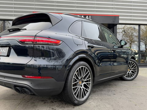 Porsche Cayenne 3.0 E-Hybrid Platinum Edition|Pano|Sportchrono|Bose|Sport design|Memory|Luchtvering|360Camera|Leder|NL-Auto