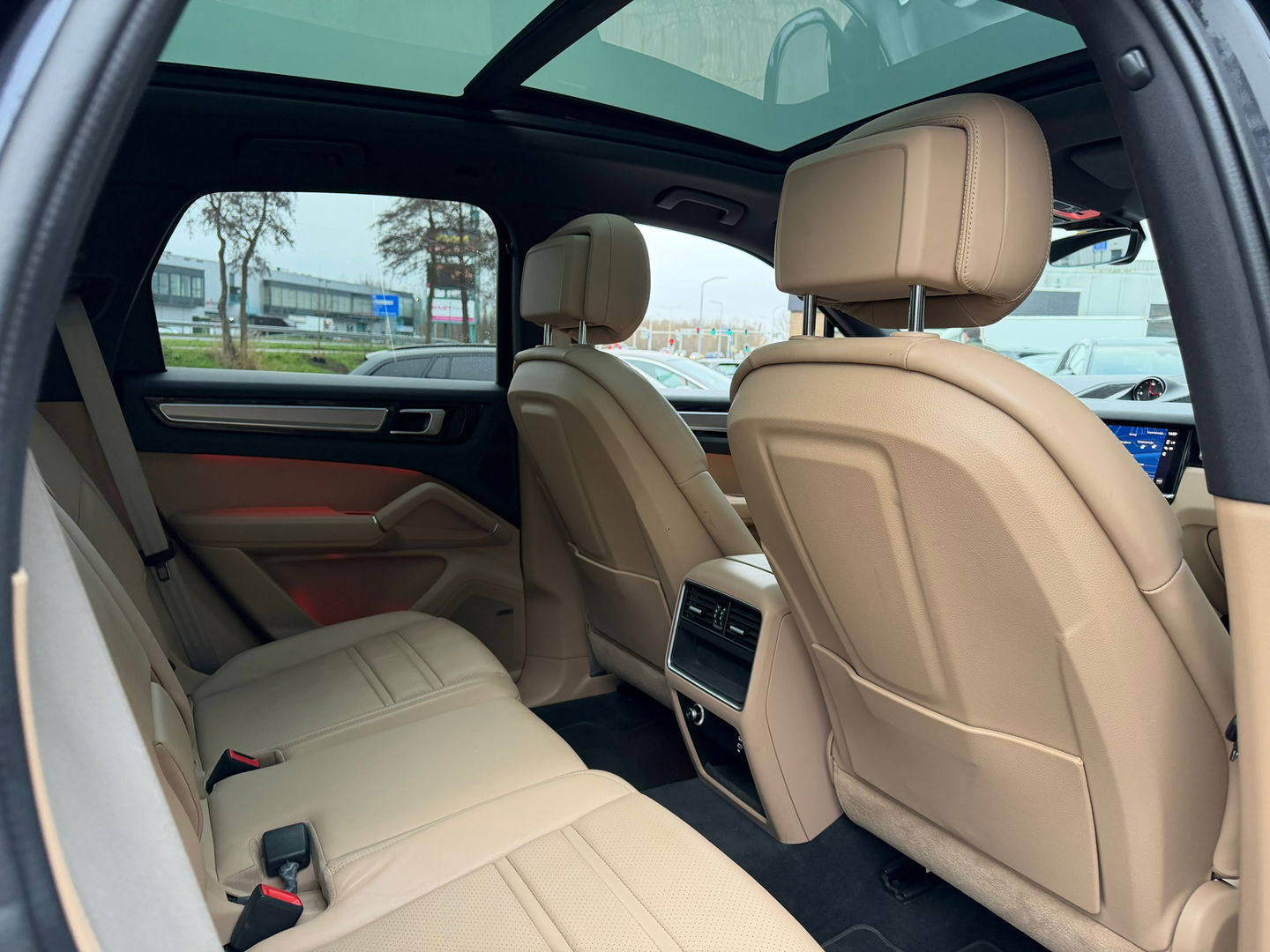 Porsche Cayenne 3.0 E-Hybrid Platinum Edition|Pano|Sportchrono|Bose|Sport design|Memory|Luchtvering|360Camera|Leder|NL-Auto