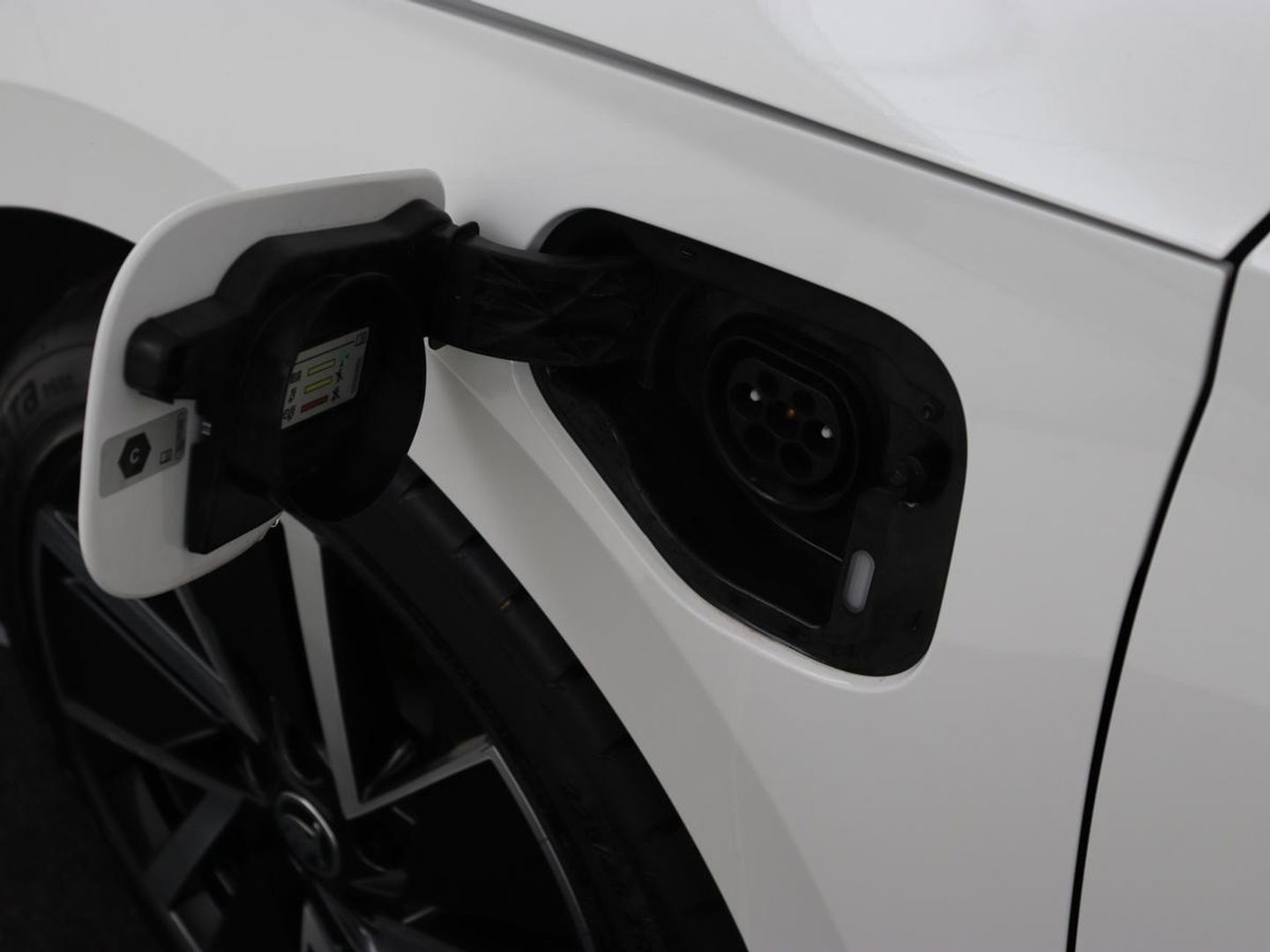 Škoda Octavia 1.4 TSI iV PHEV Business Edition | Trekhaak | Stoel & stuuverwarming | Camera | Carplay | Navigatie | Virtual Cockpit | Full LED | Achterbankverwarming | Plug In