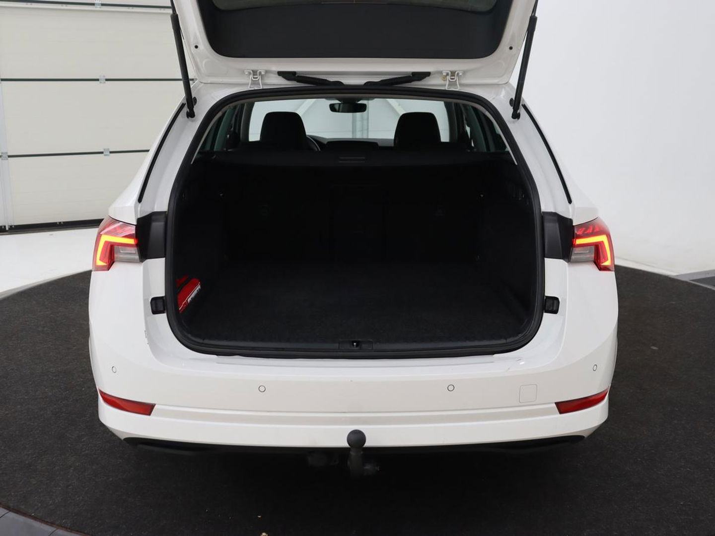 Škoda Octavia 1.4 TSI iV PHEV Business Edition | Trekhaak | Stoel & stuuverwarming | Camera | Carplay | Navigatie | Virtual Cockpit | Full LED | Achterbankverwarming | Plug In