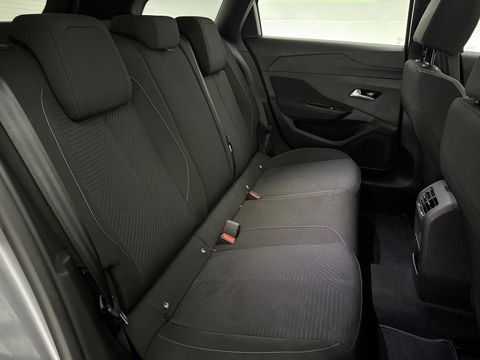 Peugeot 308 1.2 PureTech | Virtual | Carplay | Cruise | Parkeersens. | Navi | NAP