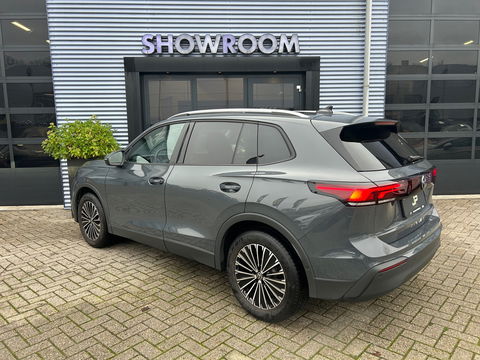 Volkswagen Tiguan 1.5 eTSI Life Edition ACC|Winterpakket|Automaat|Sfeerverlichting|Cruise