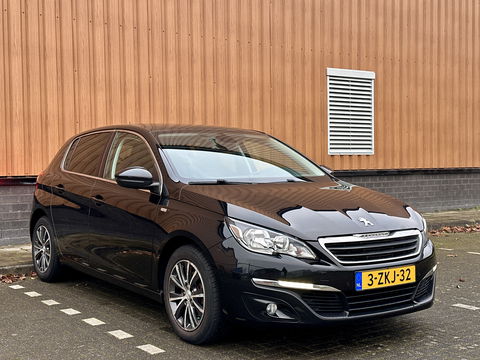 Peugeot 308 1.2 PureTech Style | Handel / Export | Glazen Panoramadak | Cruise Control | Parkeersensoren | Achteruitrijcamera | Navigatie | Bluetooth | 16" Lichtmetaal |