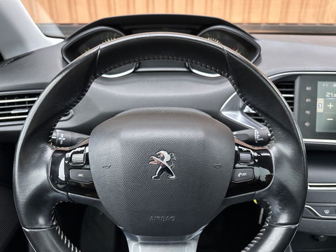 Peugeot 308 1.2 PureTech Style | Handel / Export | Glazen Panoramadak | Cruise Control | Parkeersensoren | Achteruitrijcamera | Navigatie | Bluetooth | 16" Lichtmetaal |