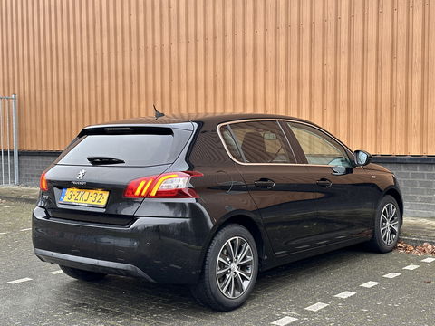 Peugeot 308 1.2 PureTech Style | Handel / Export | Glazen Panoramadak | Cruise Control | Parkeersensoren | Achteruitrijcamera | Navigatie | Bluetooth | 16" Lichtmetaal |