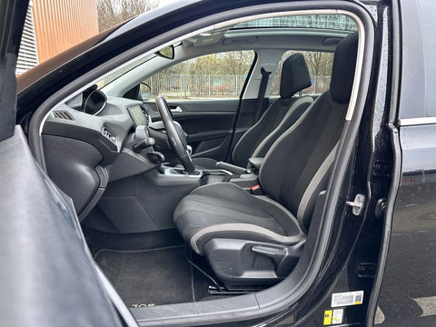 Peugeot 308 1.2 PureTech Style | Handel / Export | Glazen Panoramadak | Cruise Control | Parkeersensoren | Achteruitrijcamera | Navigatie | Bluetooth | 16" Lichtmetaal |